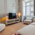 Charm 2bdr With River View By Lovelystay